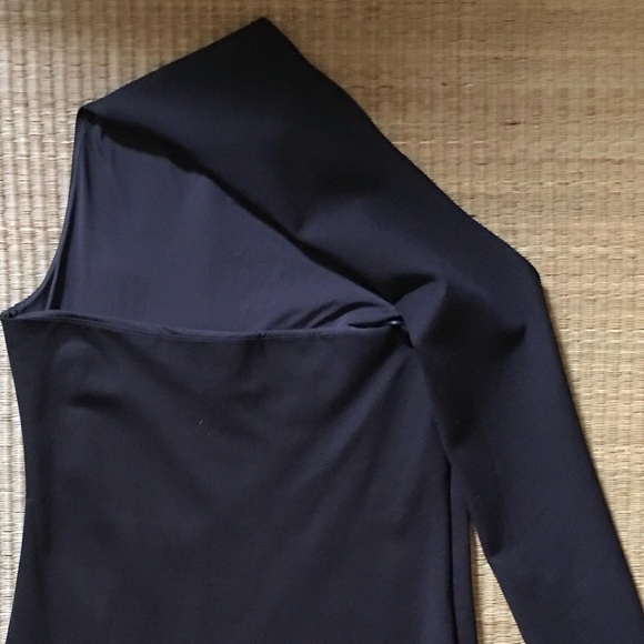 ALIEVA DASHA MODERN ASYMMETRICAL ONE SLEEVE MIDI DRESS IN BLACK Size XXL - Picture 7 of 12